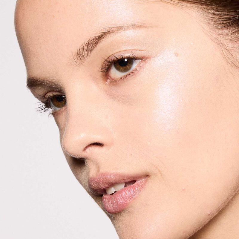 MAC Glow Play Bouncy Highlighter image number 2